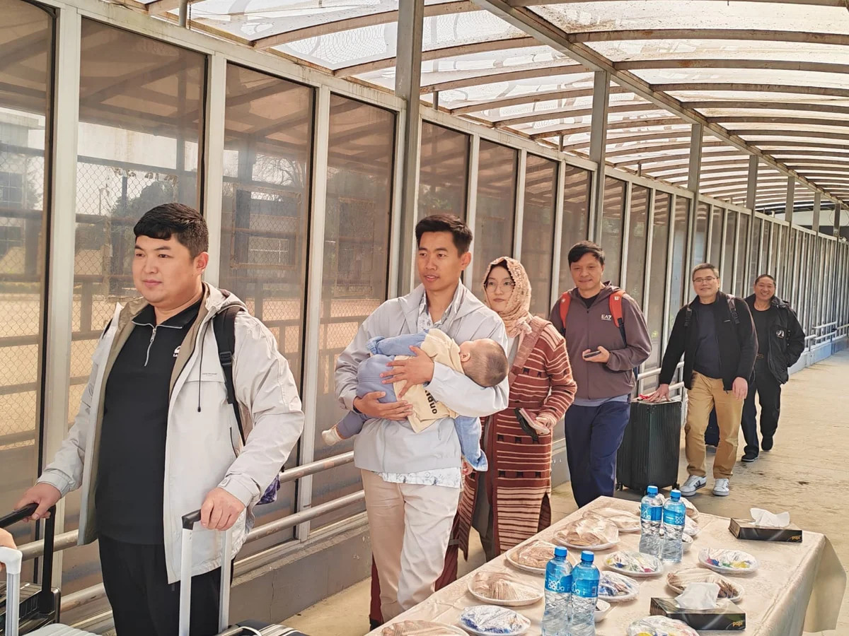 Bu günədək Azərbaycan vasitəsilə 40 ölkənin 1249 vətəndaşı İrandan təxliyə olunub -