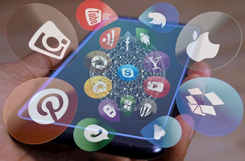 Sosial mediada özünü yazıq göstərib pul istəmək şəxsiyyətsizlikdir