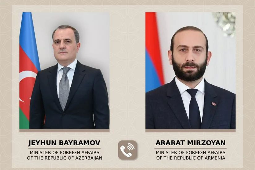 Ceyhun Bayramov ermənistanlı həmkarı ilə regiondakı son hadisələri müzakirə edib