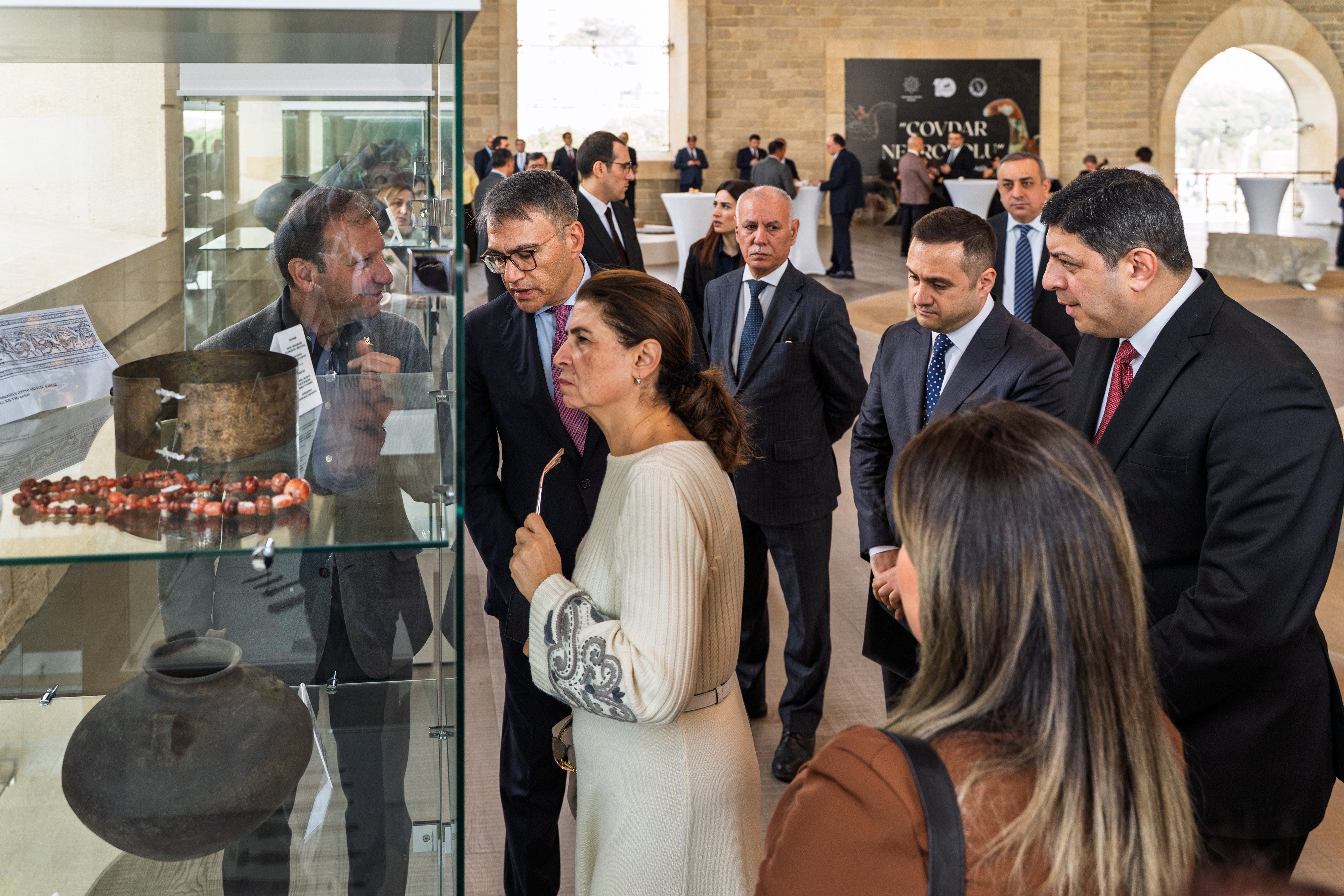 “Çovdar nekropolu” kitabı ictimaiyyətə təqdim edilib