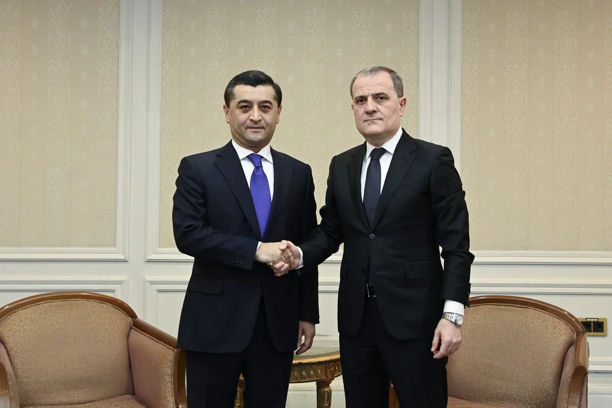 Ceyhun Bayramov özbəkistanlı həmkarı ilə Yaxın Şərqdəki vəziyyəti müzakirə edib