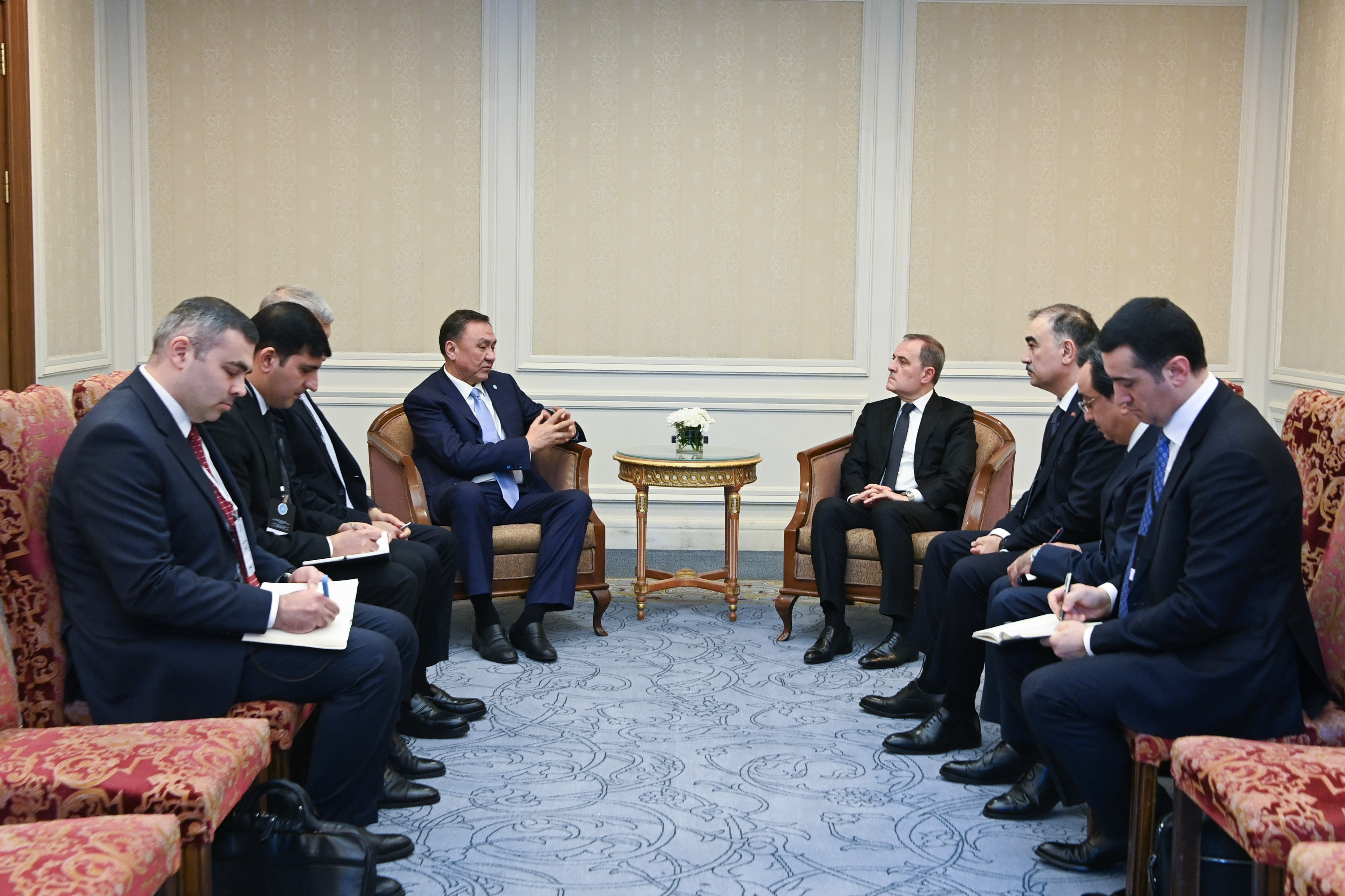 Ceyhun Bayramov TDT-nin Baş katibi ilə İranın Naxçıvana dron hücumlarını müzakirə edib