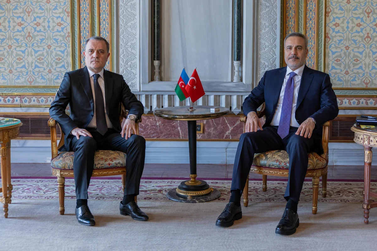 Azərbaycan və Türkiyə XİN başçıları İranın Naxçıvana dron hücumlarını qətiyyətlə pisləyiblər-