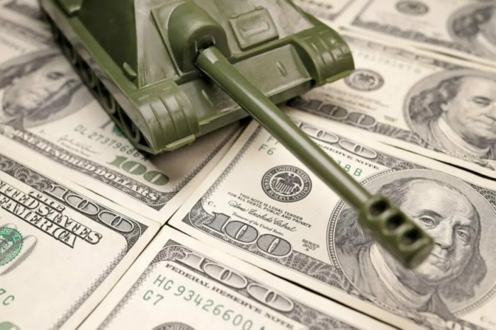 ABŞ Yaxın Şərqdə hər gün 1 milyard dollar itirir