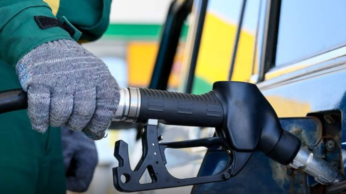 Təbrizdə benzinə məhdudiyyətlər tətbiq olunub