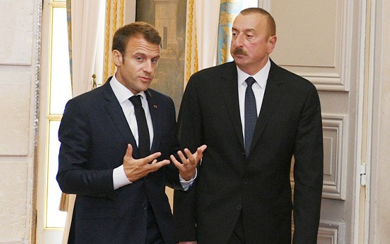 Makronun Bakıya mesajı: