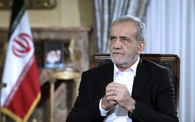 Pezeşkian yeni ali lideri təbrik edib