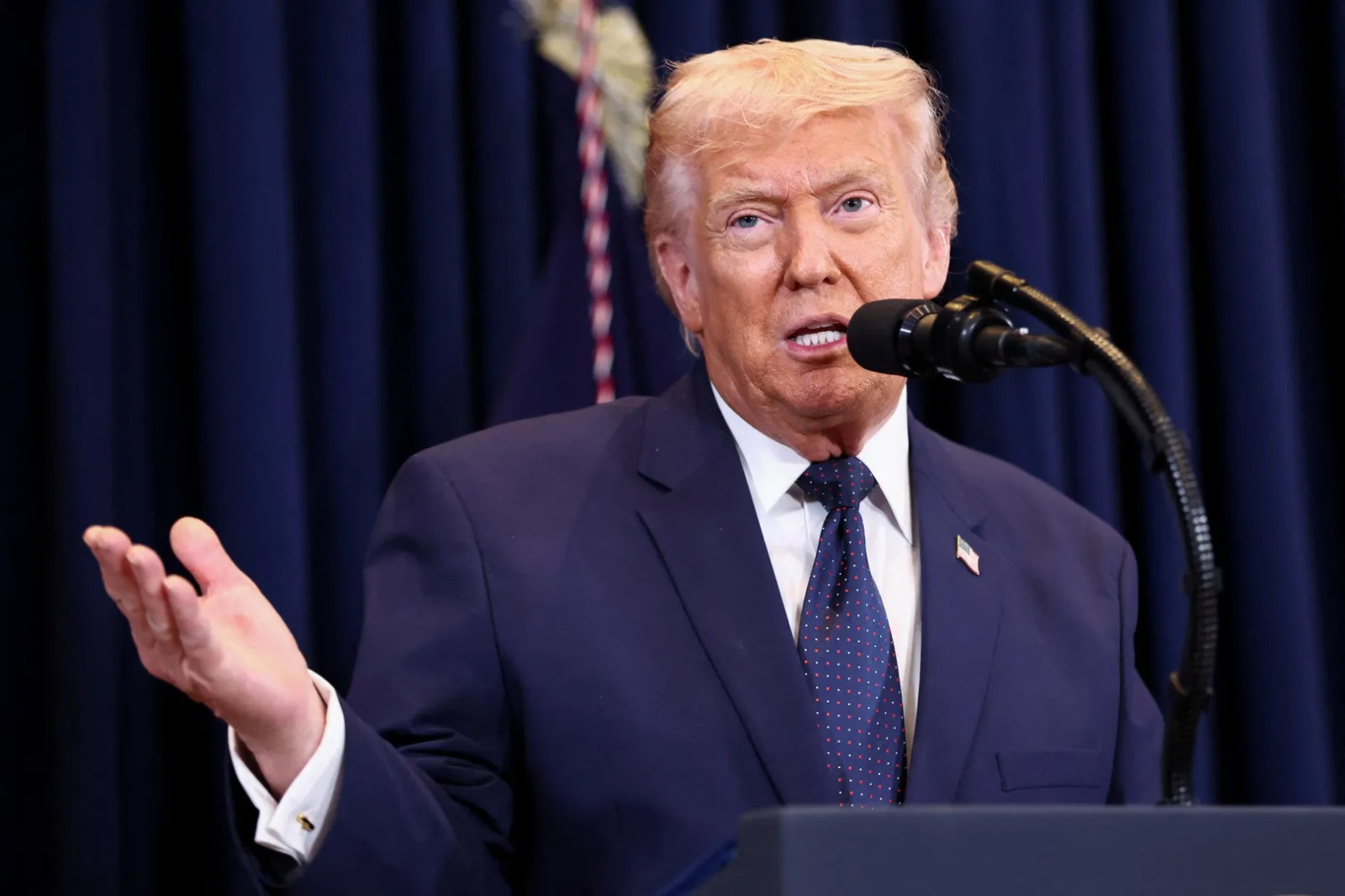 Müşavirləri müharibəni bitirmək üçün Trampa təzyiq göstərir