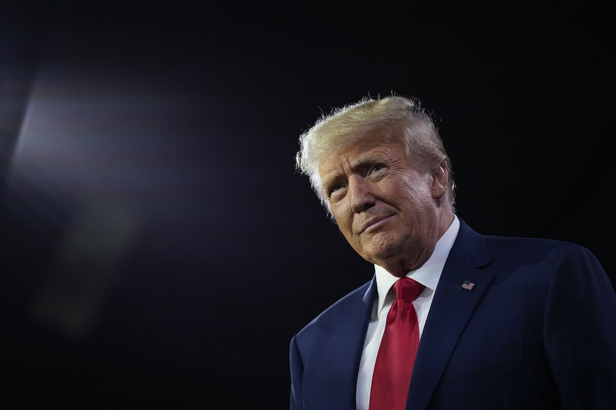 Tramp: Xamenei ÖLMƏYİB