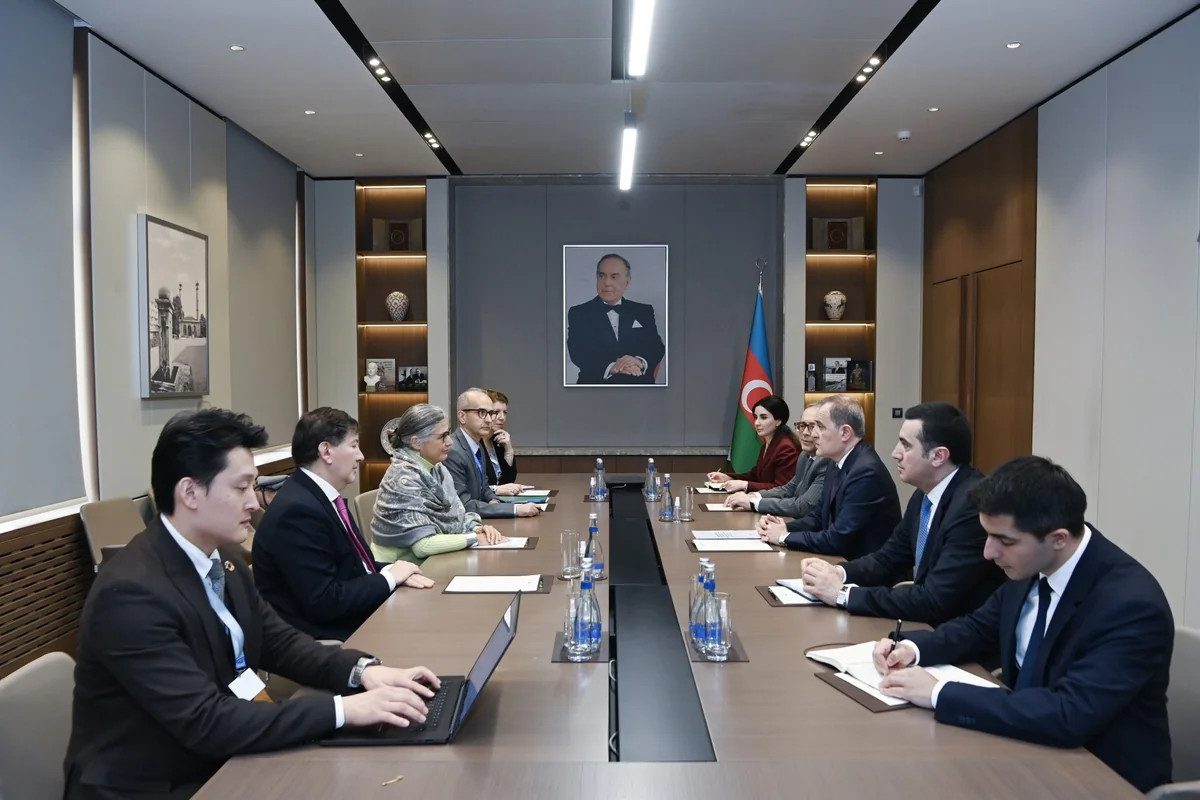 Ceyhun Bayramov UN-Habitat-ın icraçı direktoru ilə WUF-13-ə hazırlıq işlərini müzakirə edib