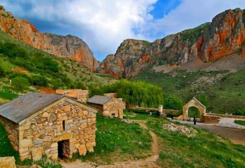 Qərbi Zəngəzurun unudulan adları: yeni lüğət tarixi yaddaşı bərpa edir