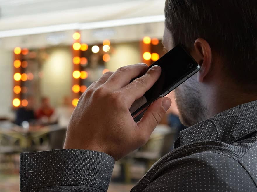 Telefon zəngləri...