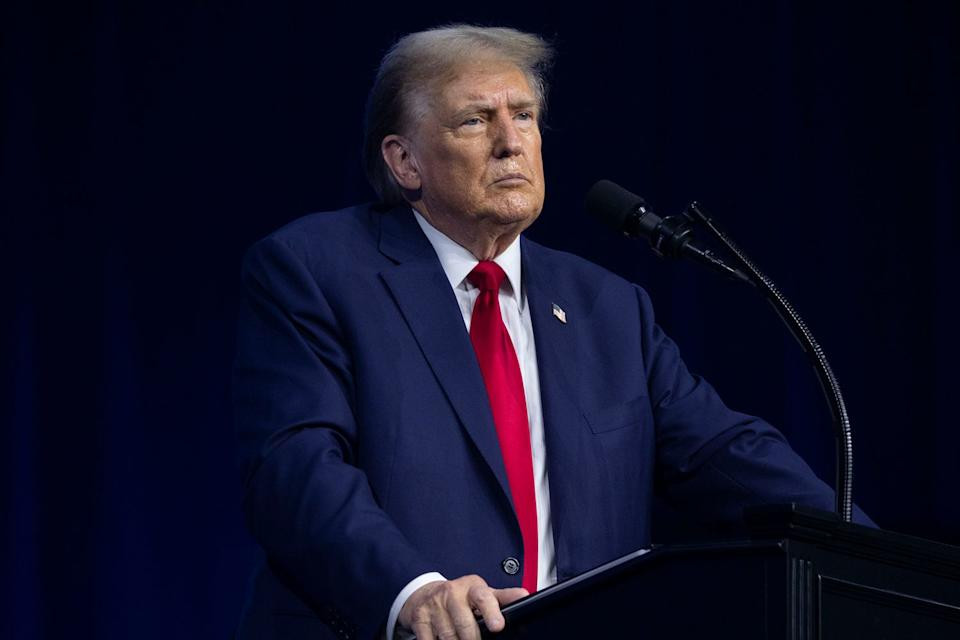 Tramp bu ölkələri Hörmüz boğazına hərbi gəmilər göndərməyə çağırıb