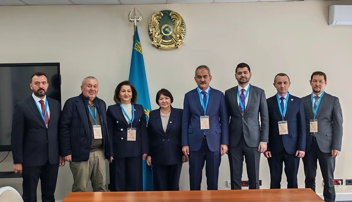 TÜRKPA müşahidəçiləri Almatının Ərazi Referendum Komissiyasının sədri ilə görüşüb