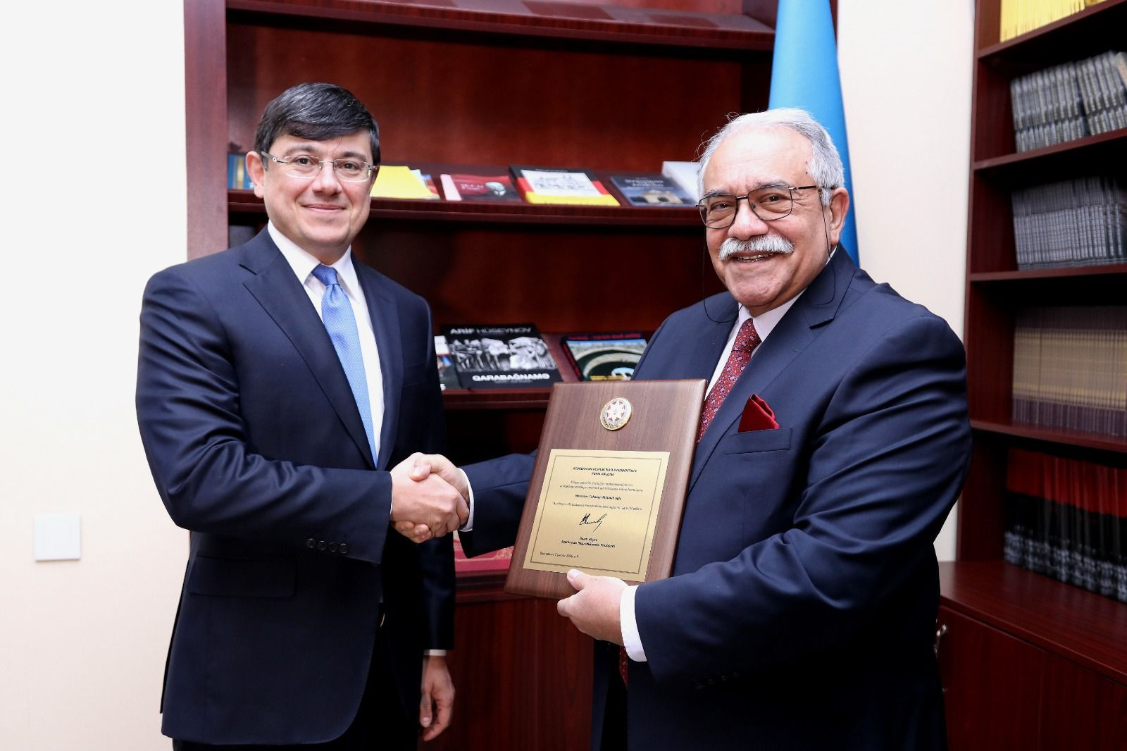 Cahangir Novruzova Azərbaycan Respublikası Prezidentinin fəxri diplomu təqdim olunub