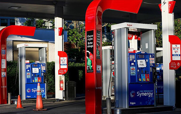 Kaliforniyada benzinin qiyməti 10 dollara çatıb