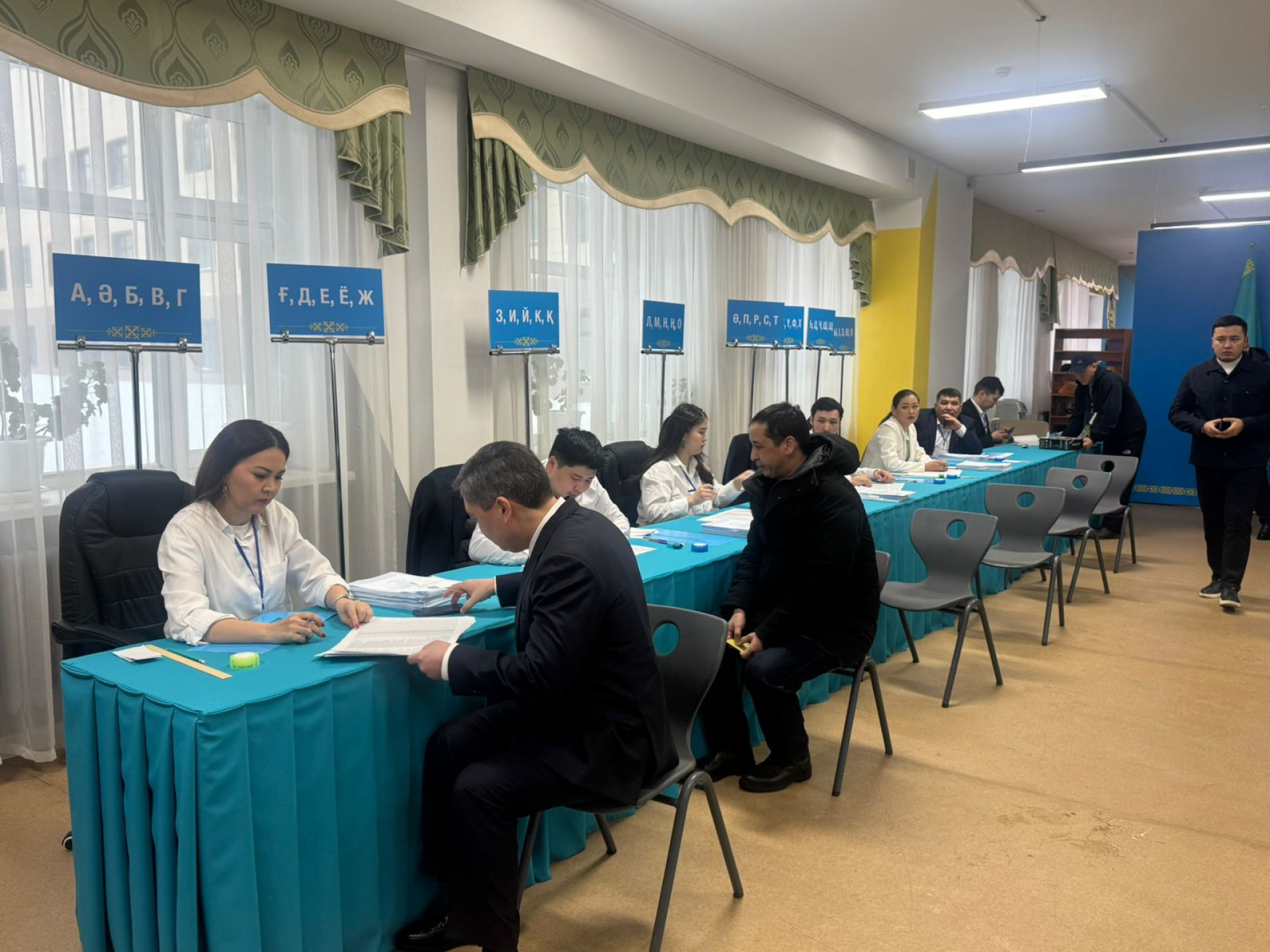 Qazaxıstanda yeni Konstitusiya üzrə referendum keçirilir