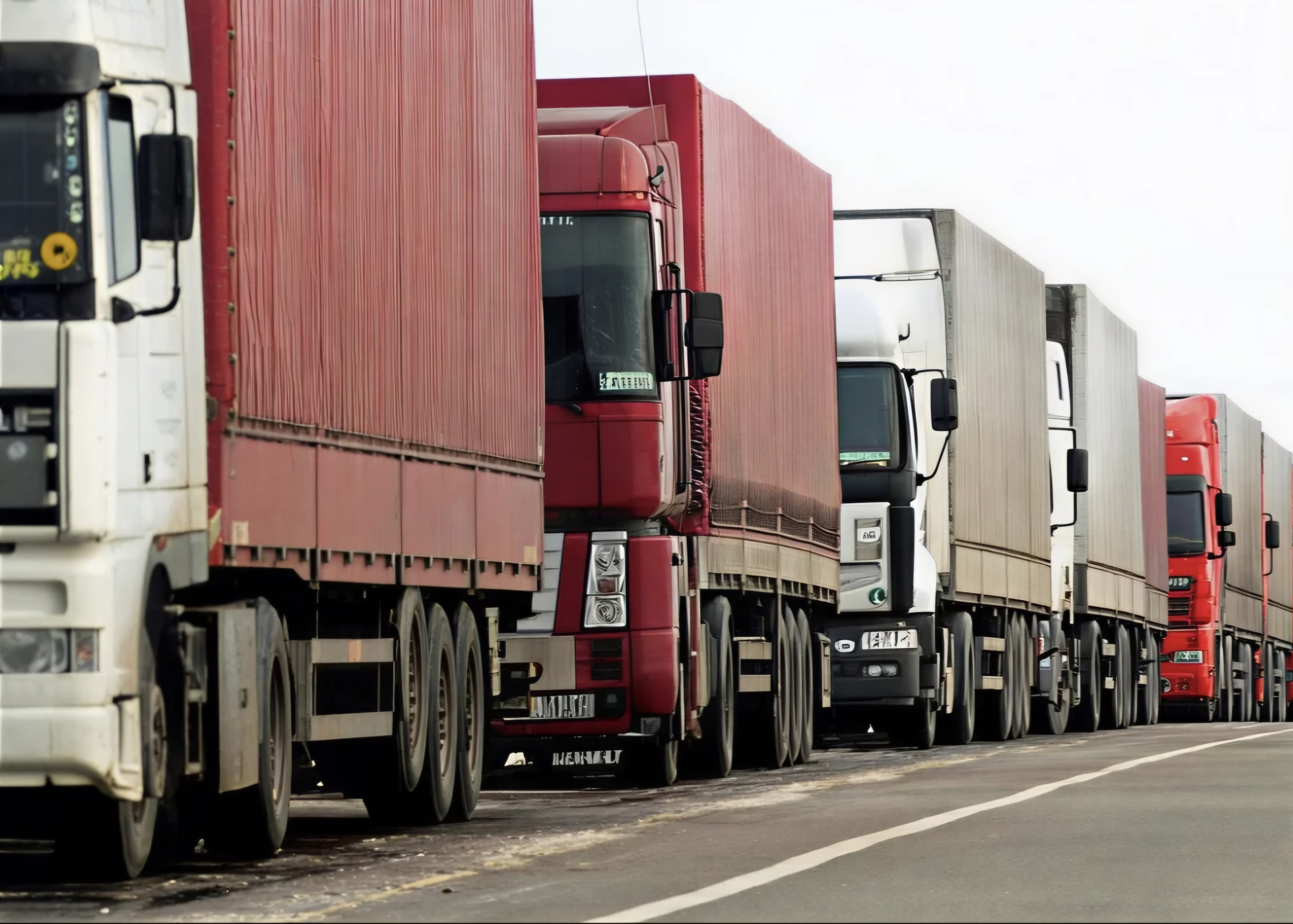 Çin yük maşınları İran istiqamətində hərəkət edib