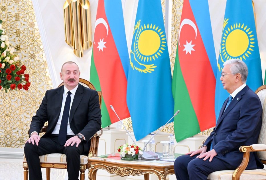 İlham Əliyev Tokayevi Qazaxıstanda referendumun başa çatması münasibətilə təbrik edib