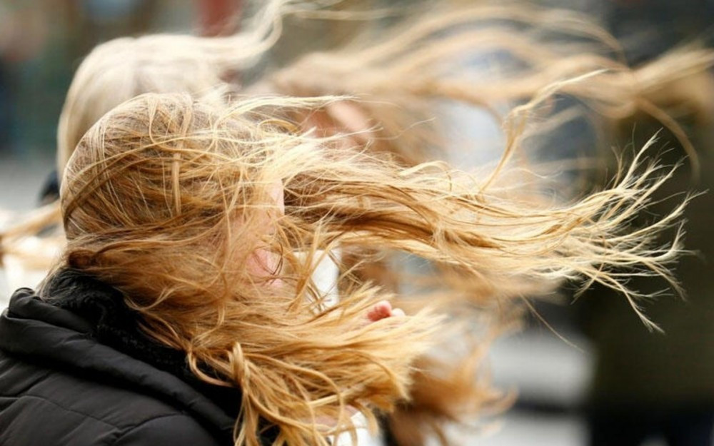 Güclü küləklə bağlı ƏHALİYƏ XƏBƏRDARLIQ EDİLDİ