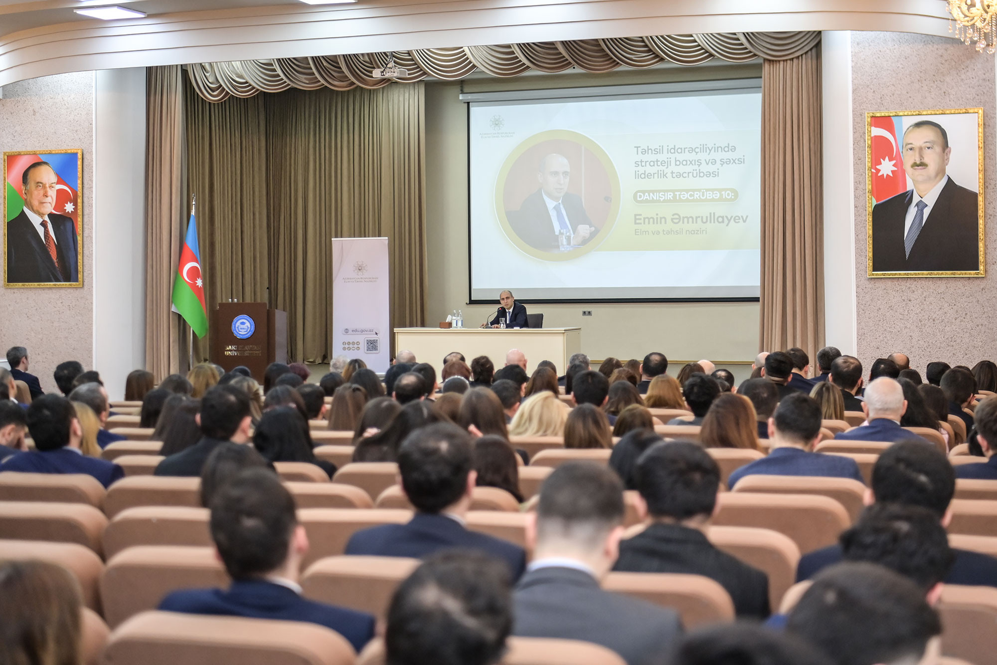 Emin Əmrullayev təhsil idarəçiliyində strateji baxış və şəxsi liderlik mövzusunda təcrübəsini bölüşüb