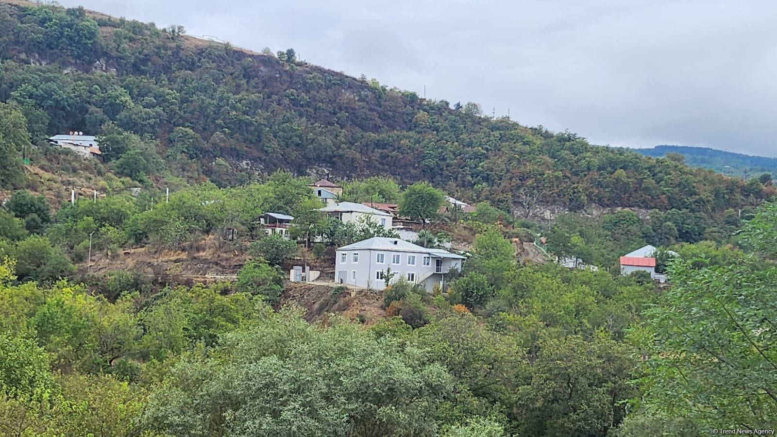 Növbəti köç karvanı Xocalının Xanabad kəndinə çatıb