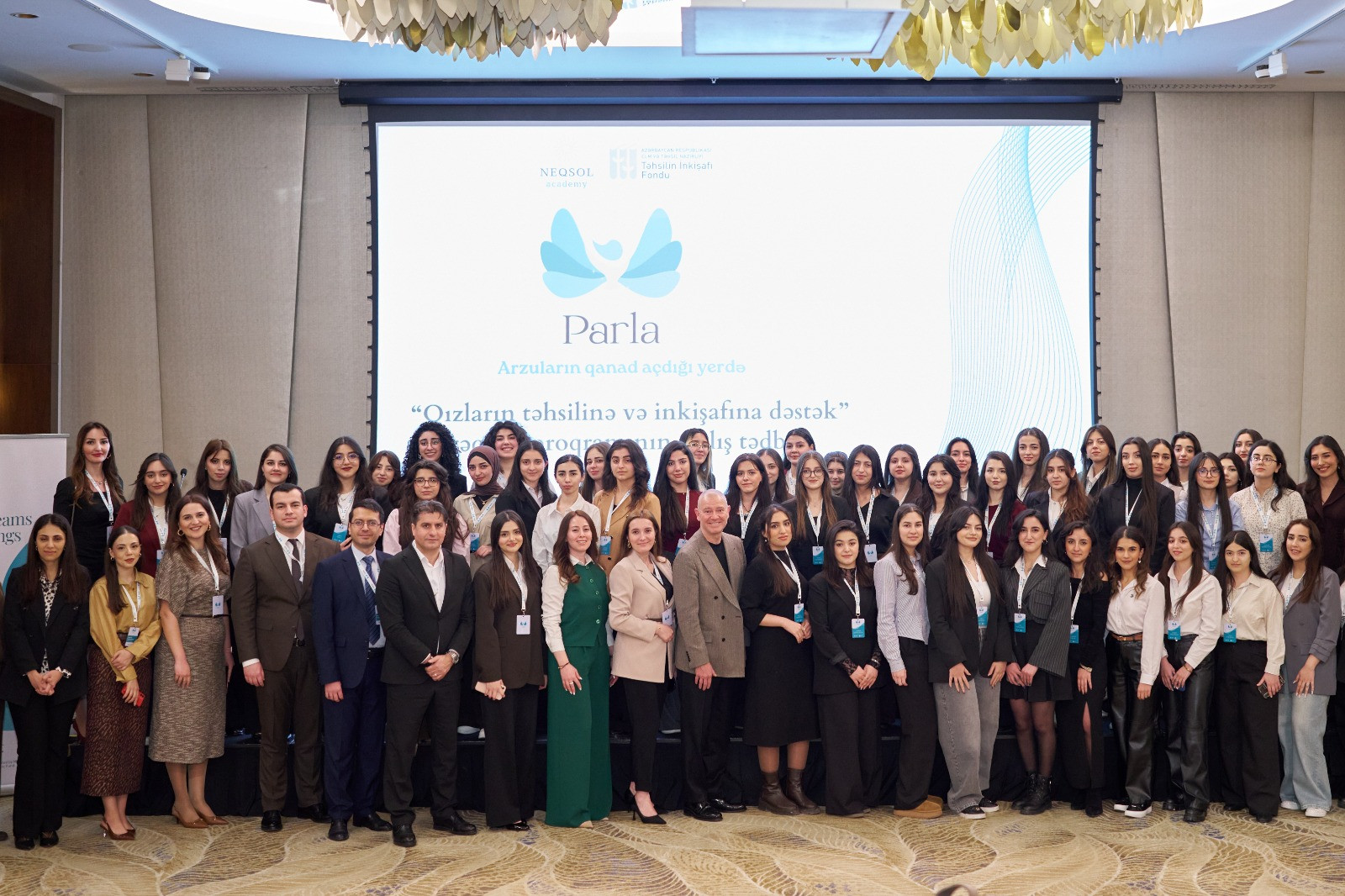 “Parla” təqaüd və inkişaf proqramına yeni qoşulan 50 tələbə qızla görüş keçirilib