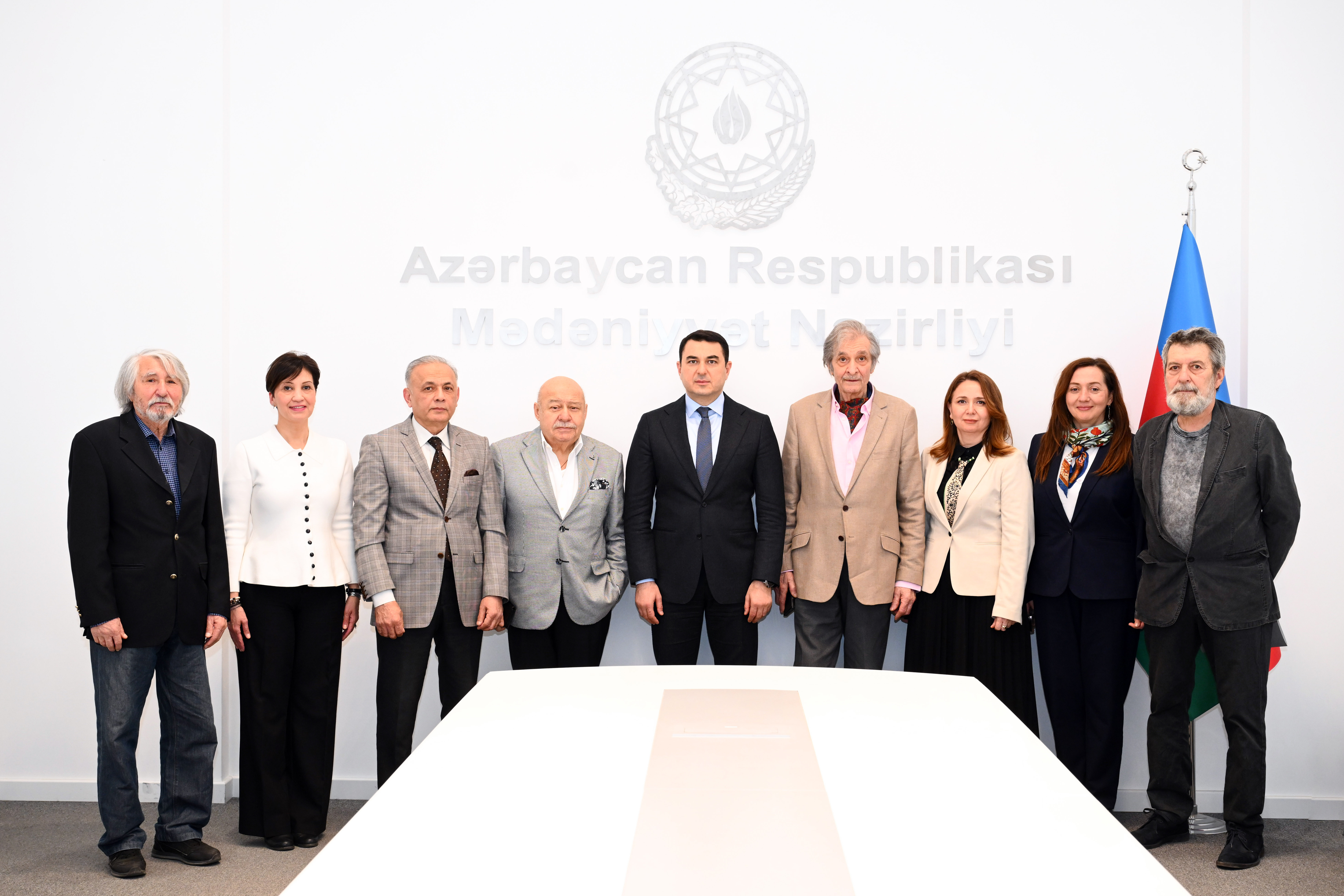 Təsviri və dekorativ-tətbiqi sənət əsərləri üzrə Ekspert komissiyasının növbəti iclası keçirilib