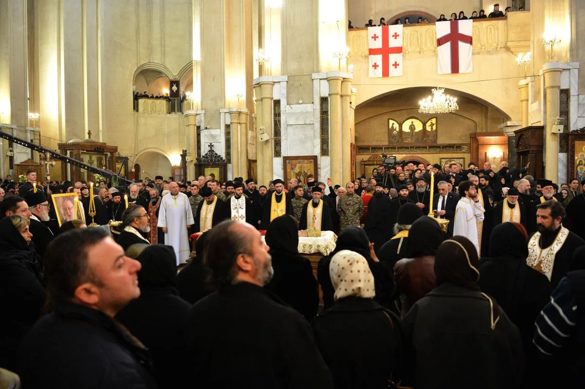 II İlya dəfn edilib, Azərbaycan rəsmiləri mərasimdə iştirak edib  -