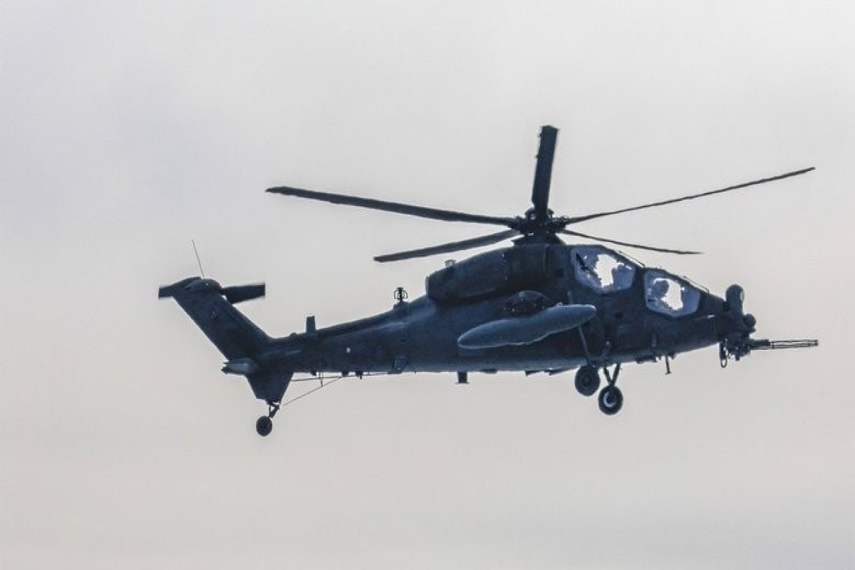 Qətər hərbi helikopteri dənizə düşüb