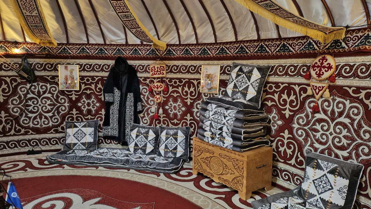 Türk dünyasının rəngləri Bakıda: Qazaxıstanın Novruz yarmarkası