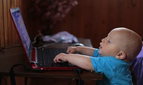 Uşaqlar niyə tez böyüyür?  -