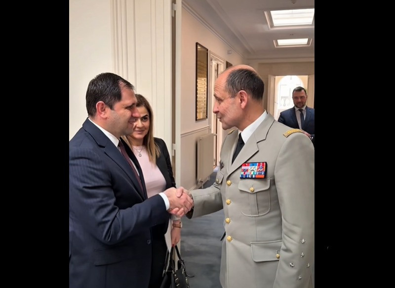 Ermənistanın müdafiə naziri Fransada rəsmi səfərdədir