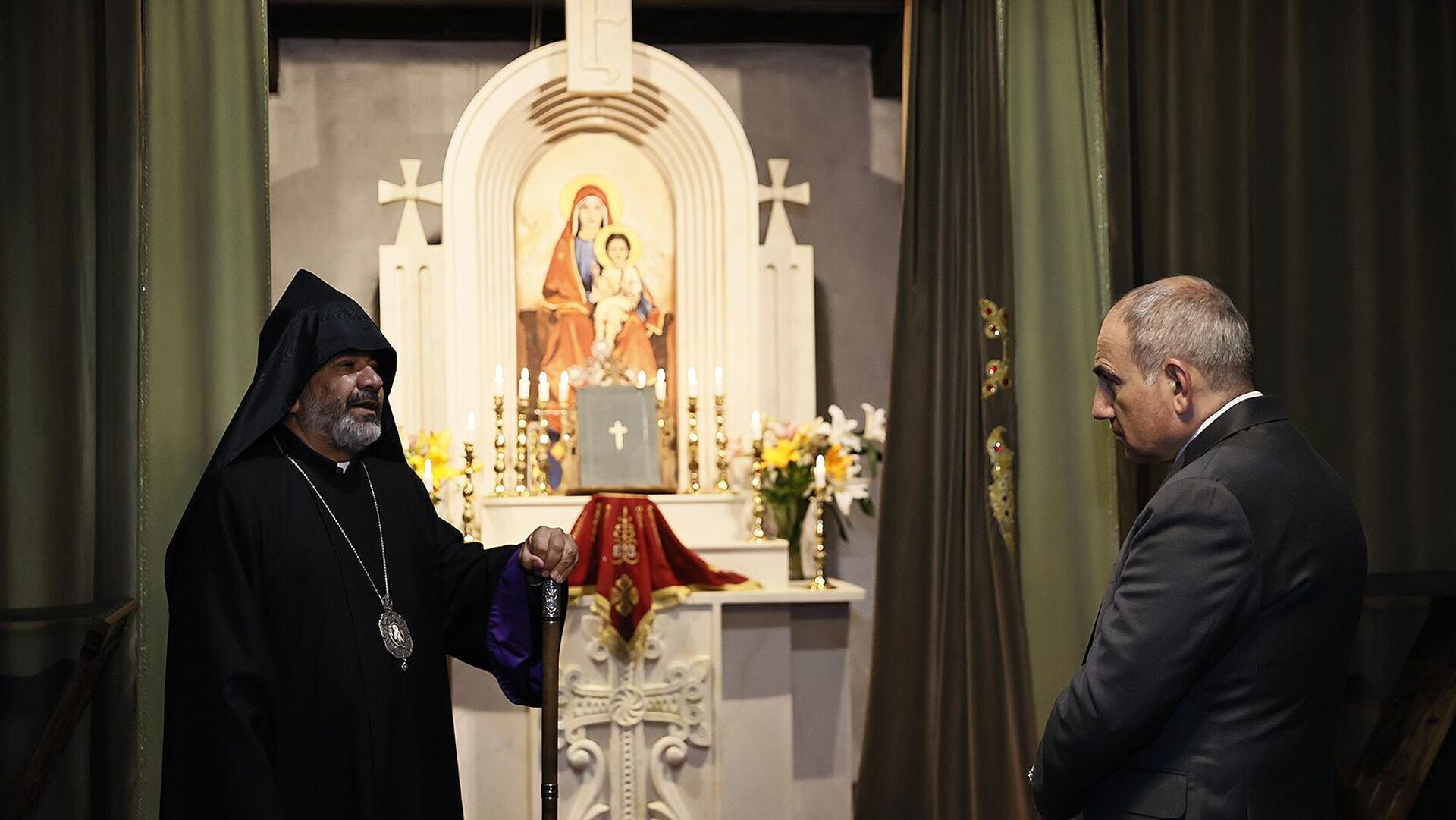 Ermənistanda Paşinyanın iştirakı ilə insident baş verib