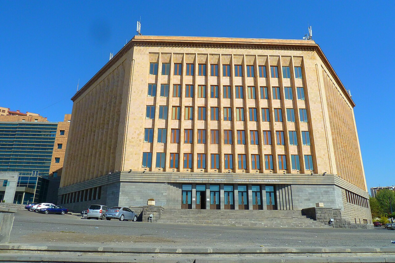 Ermənistanın Amerika Universiteti onlayn rejimə keçdi