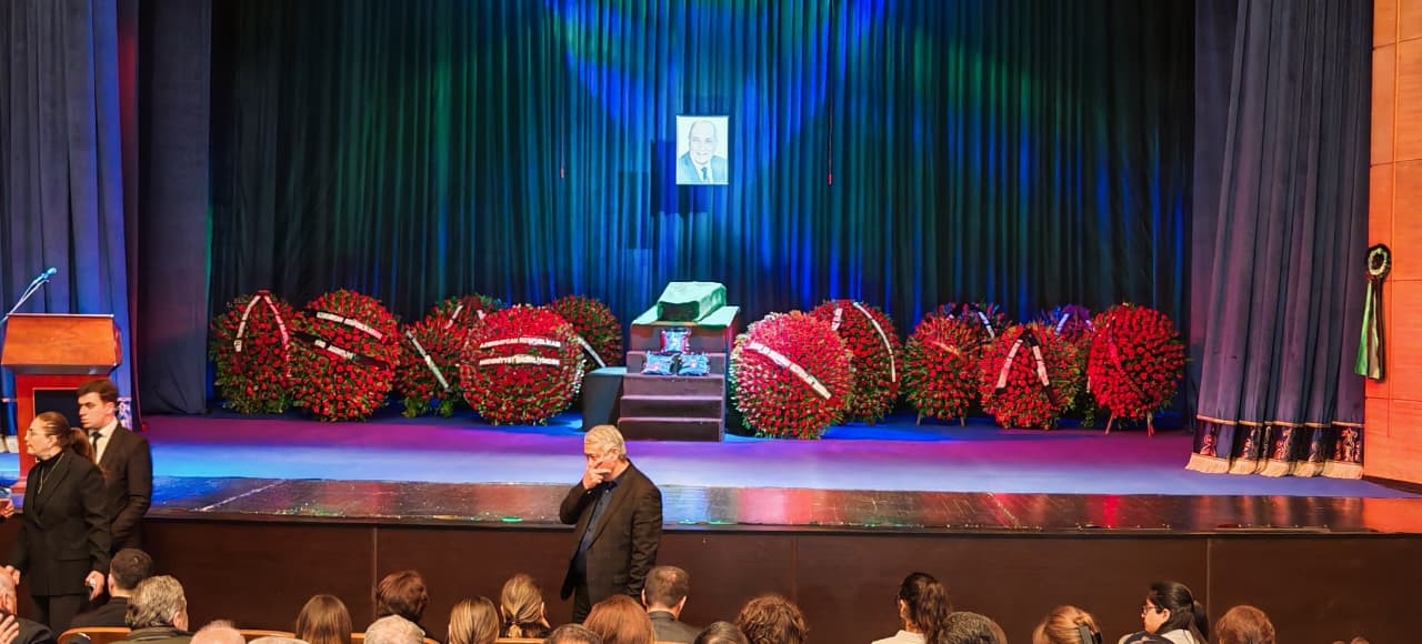 Xalq artisti Rasim Balayev ilə vida mərasimi keçirilir