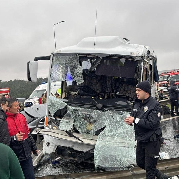 Polis qəzada həlak oldu, yaralılar xəstəxanaya çatdırıldı