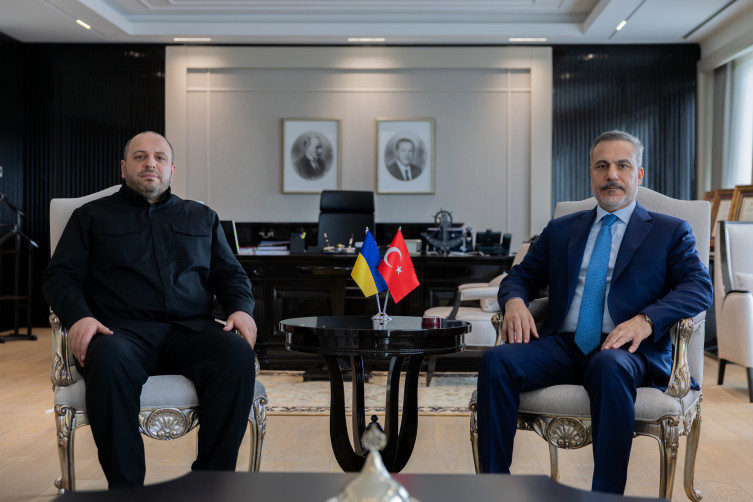 Hakan Fidan Rüstəm Umerovla görüşüb