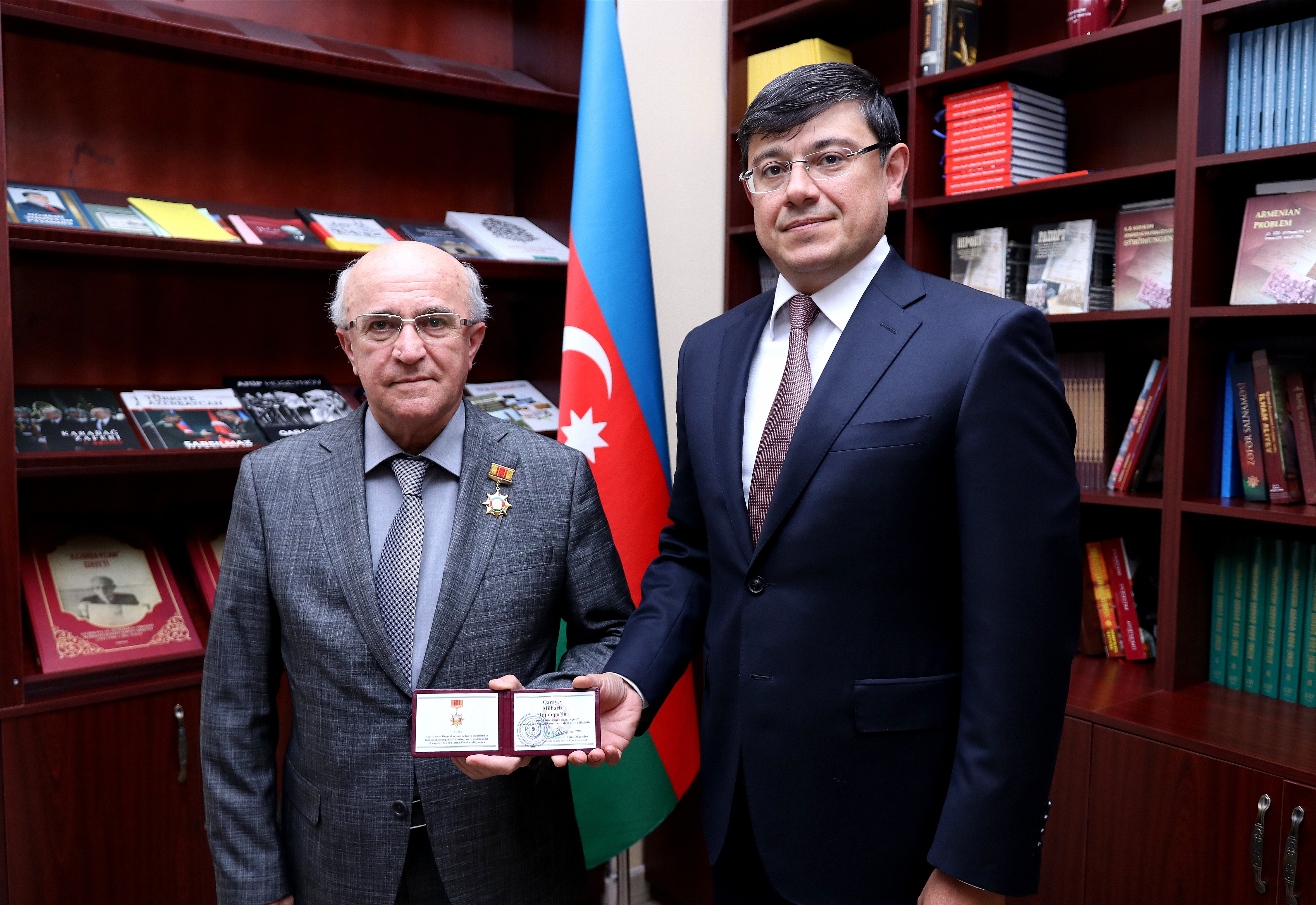 Azərbaycanlı professor “Diaspor fəaliyyətində xidmətə görə” medalı ilə təltif olunub