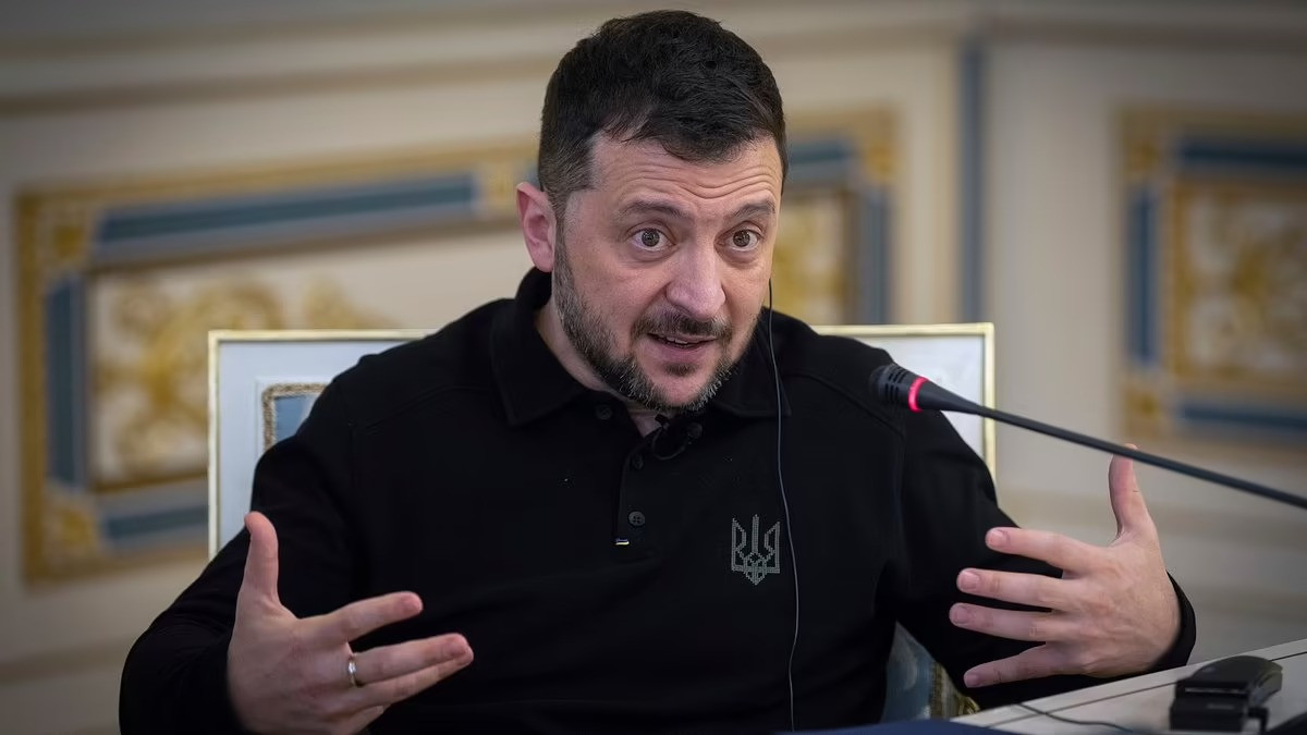 Zelenski: Ukrayna Hörmüz boğazının yenidən açılmasına yardım edə bilər