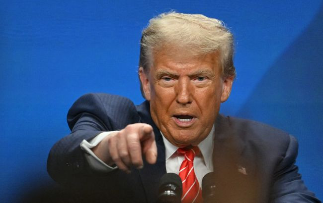 Tramp açıqladı: İran xalqına göndərilən silahlar onlara çatmayıb