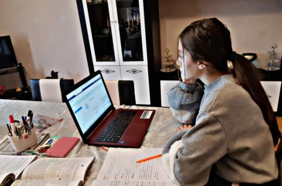 Azərbaycanda tədris prosesi distant formada davam edəcək?