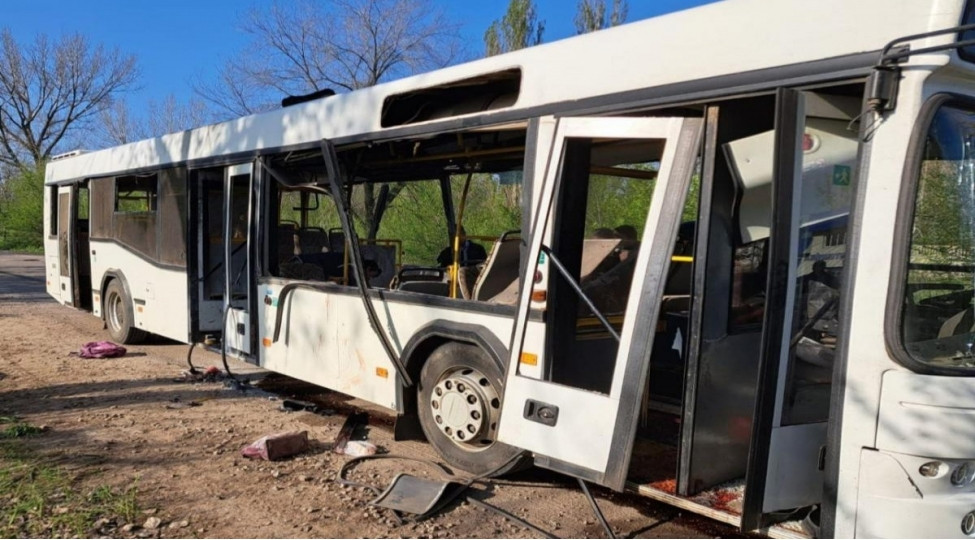 Rusiya ordusu Nikopolda avtobusu dronla vurub