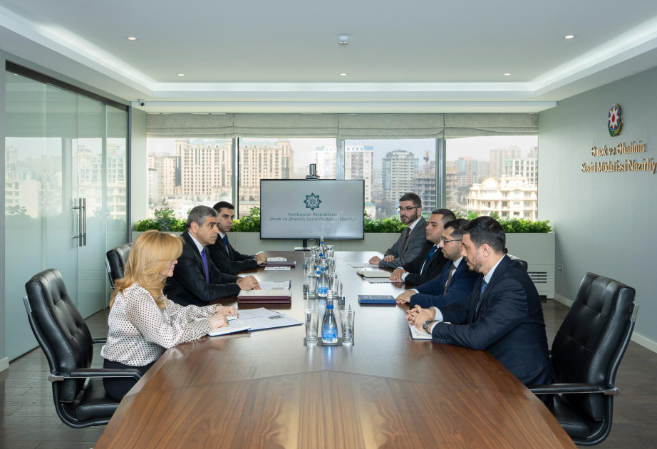 “Yüksəliş” müsabiqəsinin qalibləri nazir Anar Əliyevlə görüşüb