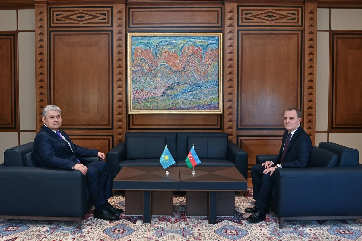 Ceyhun Bayramov Bakıda qazaxıstanlı həmkarı ilə təkbətək görüş keçirir -