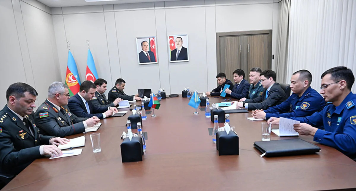 TƏCİLİ: Qazaxıstanın müdafiə naziri Azərbaycanda səfərdədir