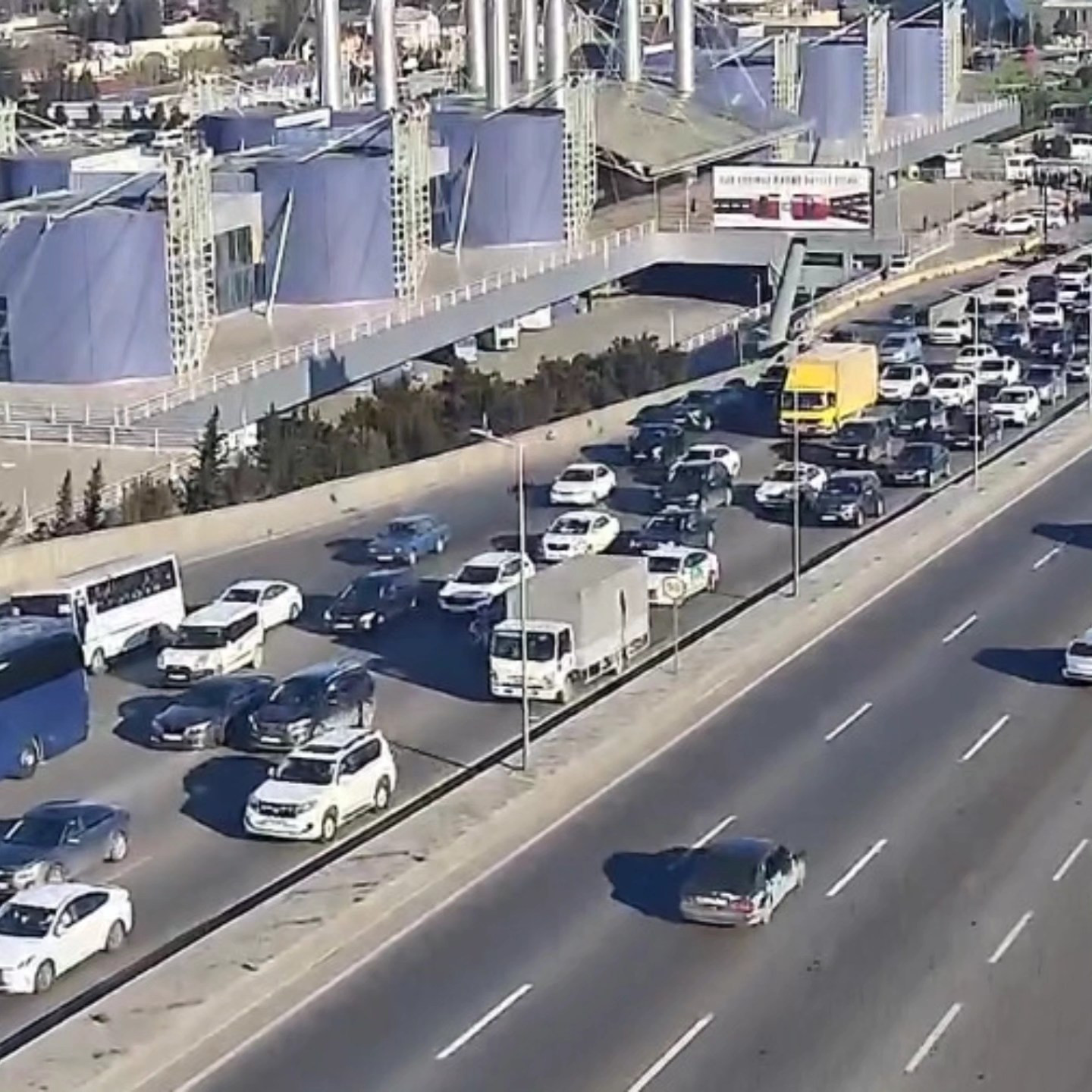 DİQQƏT: Bu yollarda tıxac var - SİYAHI