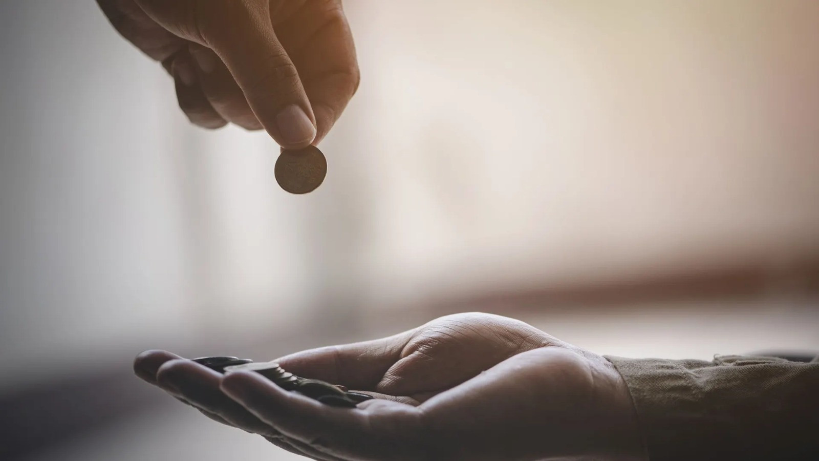 Ailə üç uşağını dilənçiliyə məcbur edirmiş