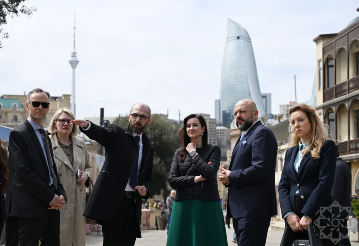 Litvanın Baş naziri İçərişəhərlə tanış olub