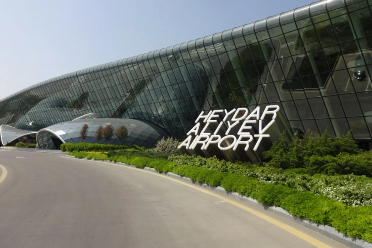 Bakı aeroportu WUF13 çərçivəsində nəqliyyat axınının tənzimlənməsi ilə bağlı sərnişinlərə müraciət edib